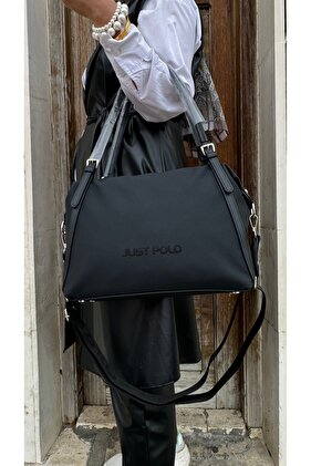 حقيبة كتف نسائية كبيرة الحجم باللون الأسود من جست بولو مع حزام طويل قابل للتعديل (مقاس مدرسي)
