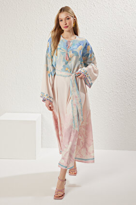 فستان منسوج بأكمام إسبانية من الكتان البودرة مع حزام TCTSS25EB00033