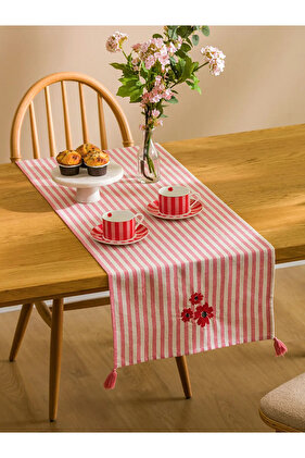 مفرش مطرز بالزهور الحمراء - 45x150 سم