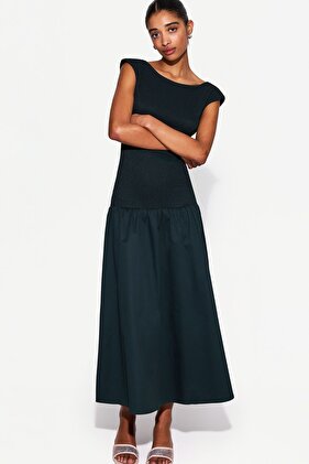 فستان متوسط الطول من البنغالين