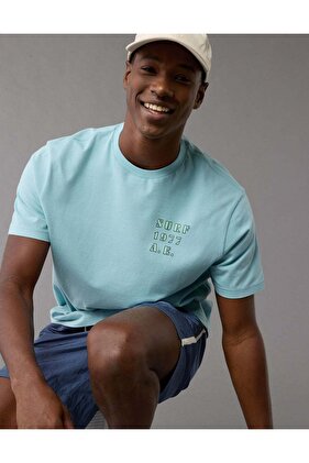 تي شيرت جرافيكي مطرز بشعار AE