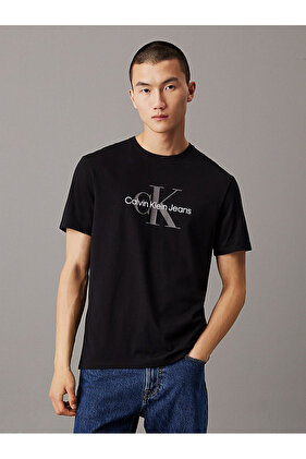 تي شيرت رجالي بأكمام قصيرة ومُزين بشعار البطل