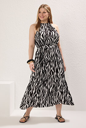 فستان أسود بياقة رسن وطبعة حيوانات متوسط الطول منسوج بمقاسات كبيرة TBBSS25AH00019