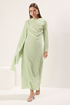 فستان سهرة بتفاصيل شال أخضر فاتح TCTSS24DB00036