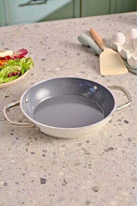 x Refika Swiss Crystal Metal Kulplu Sahan 20 Cm Creamy