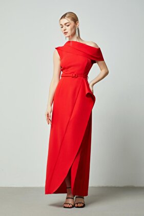 فستان ذو رقبة غير متماثلة