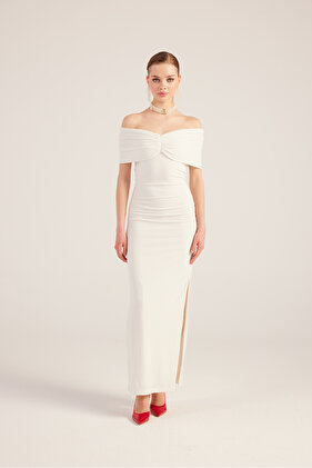 فستان ليلى طويل بفتحة رقبة مادونا باللون الأبيض