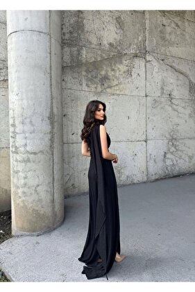 فستان سهرة بتفاصيل ذيل لامع من Tves582399 أسود