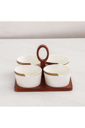 وعاء وجبات خفيفة عالي الجودة مكون من 4 قطع مع صينية من الخيزران