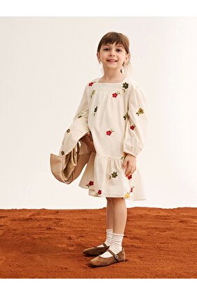 فستان بناتي من LCW Kids مزين بالزهور ومطرز من قماش البوبلين