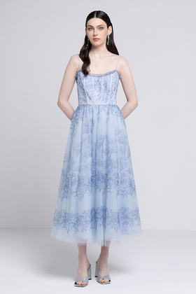 فستان بطبعات الأزهار