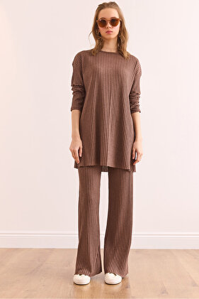 Damska bluzka taupe z górnym rozcięciem i dołem palazzo ze sznurkiem TKM-19000180