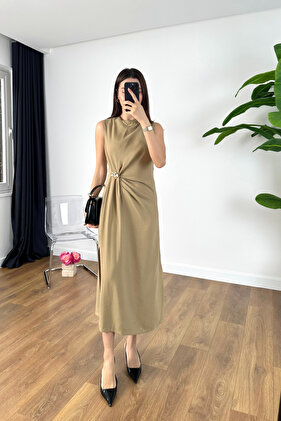 فستان طويل بإبزيم زيتوني من Sensa