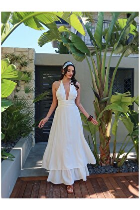 فستان رومانسي بحمالة عنق