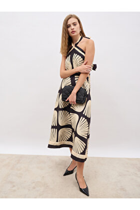 فستان ميدي بقصة A وفتحة رقبة على شكل حرف H ومطبوع بالكامل