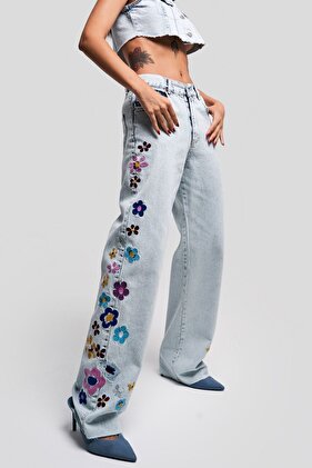 Snow Colored Flower Embroidered Women's Denim - Loose Fit Design