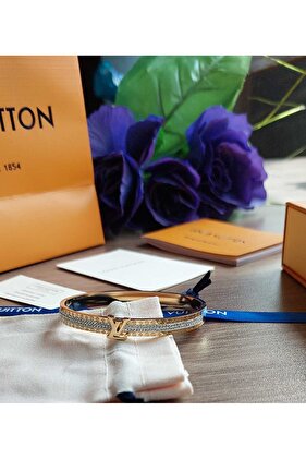 اسوارة لويس فيتون مميزة