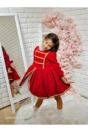 فستان بناتي منقوش باللون الأحمر المخملي، فستان بناتي مصمم خصيصًا، فستان عيد ميلاد، صورة