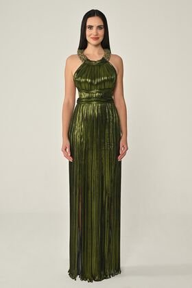 فستان سهرة نسائي برقبة مرصعة بالأحجار ونسيج طويل لامع وفتحة عميقة على الجانبين الأمامي باللون الأخضر وحفلات التخرج