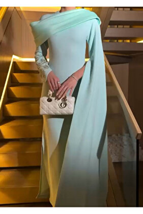 فستان سادة مع كم طويل وكم معتدل ب فصوص في