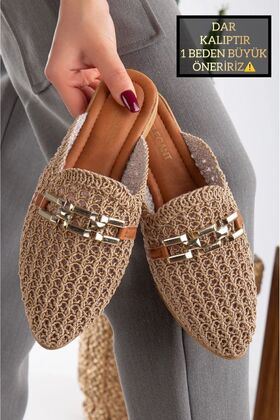 شباشب منزلية نسائية مطرزة بالدانتيل في الهواء الطلق