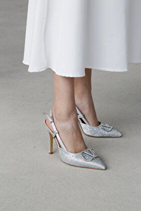 حذاء بكعب فضي - تفاصيل حجر فيلدا