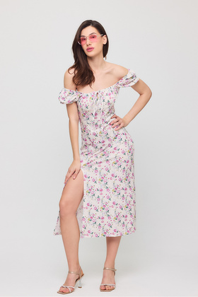 فستان بفتحة منقوشة بالزهور