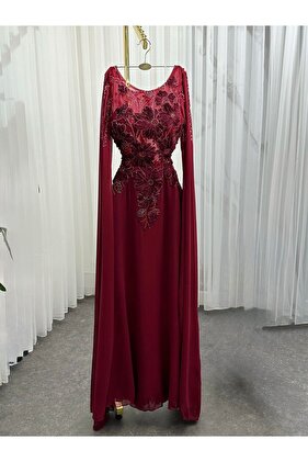 فستان برغندي مطرز باللورد