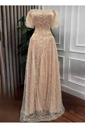 فستان وردي تطريز