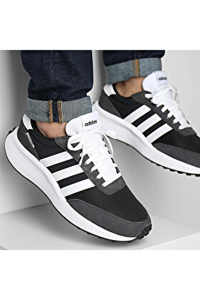 حذاء رياضي كاجوال من Run 70S باللون الأسود