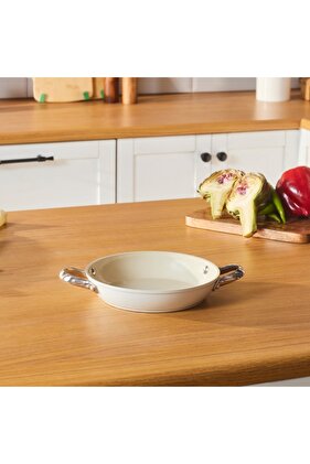 Flache Pfanne mit Griff aus Schweizer Kristall-Mandelcreme, 20 cm