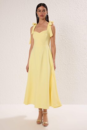 فستان سهرة أنيق متوسط ​​الطول منسوج بتفاصيل ربط على شكل حرف A أصفر فاتح TPRSS24EL00251