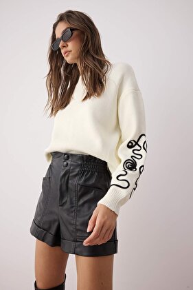 Ecru Oversize/Wide Fit Ärmel bestickter Strickpullover TWOAW26KZ00037