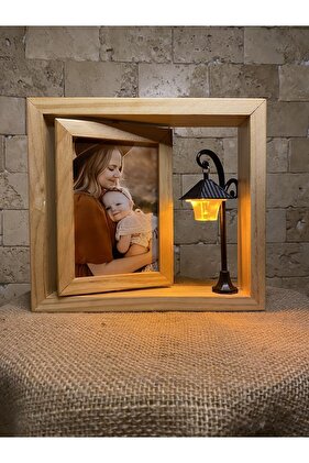 Wooden Rotating Photo Frame with Street Lamp