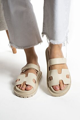 شبشب نسائي ذو نعل مريح تشريحيًا من الفيلكرو الكريمي (تم تطويره)