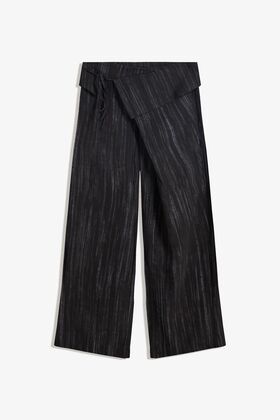 Dönüştürülmüş belli yapılandırılmış pantolon