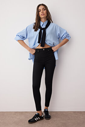 Schwarze, körperbetonte, hochtaillierte, extra flexible Jegging-Jeans TWOAW24JE00264