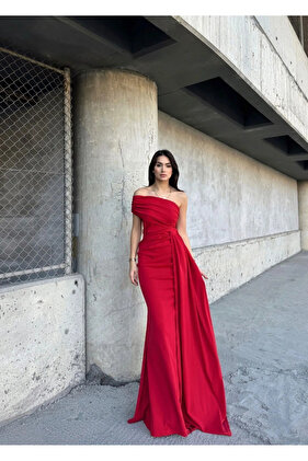 فستان سهرة Ewo بكتف واحد أحمر - قطار، موديل 684