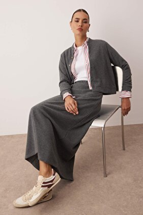 Ciemnoszary zestaw dzianinowy z tkaniny typu selanik, spodnie i bluza TCTAW26US00050