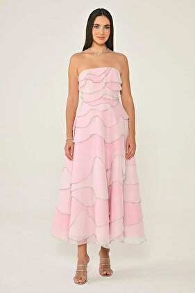 فستان متوسط ​​الطول من الأورجانزا بدون حمالات