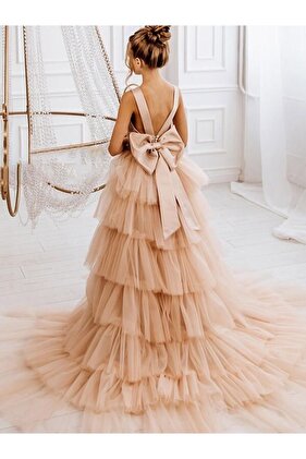 فستان ذو ذيل للفتيات