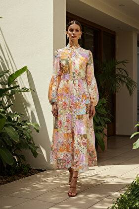 فستان منسوج متعدد الألوان من الكتان المزخرف بنقشة الزهور مع تفاصيل حزام TCTSS24EB00042