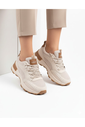 حذاء رياضي نسائي صيفي خفيف الوزن ذو نعل بولي بلون البشرة