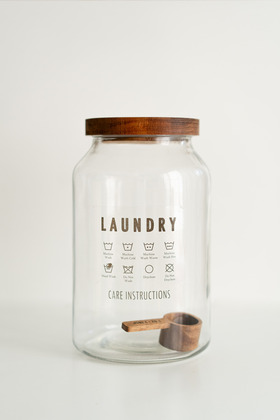 وعاء تخزين زجاجي مع غطاء من خشب الأكاسيا وملعقة قياس / وعاء للمنظفات / للتخزين (4000 مل)