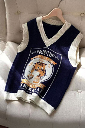 سترة Oldschool College Pouritup كبيرة الحجم برقبة على شكل حرف V