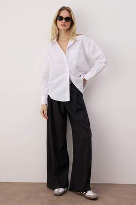 قميص أبيض منسوج من القطن بجيب واحد/قميص واسع مقاس TWOAW20GO0115