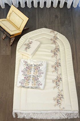 طقم صلاة يتكون من سجادة صلاة اسفنج مبطن مطرز مع شرشف صلاة مرد خامة بارده ممتازة مع غلاف مصحف