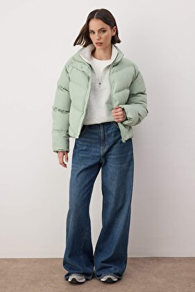 معطف منتفخ طارد للماء على شكل نعناع عادي TWOAW24MO00048