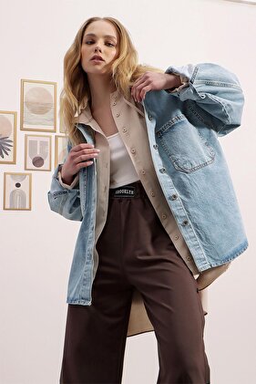 Buz Mavi Çift Cepli Yıkamalı Oversize Denim Ceket ALC-X8152