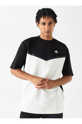 تي شيرت ملون بأكمام قصيرة